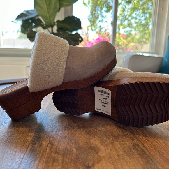 NWT** White mountain leather clog grey suede - Picture 5 of 6